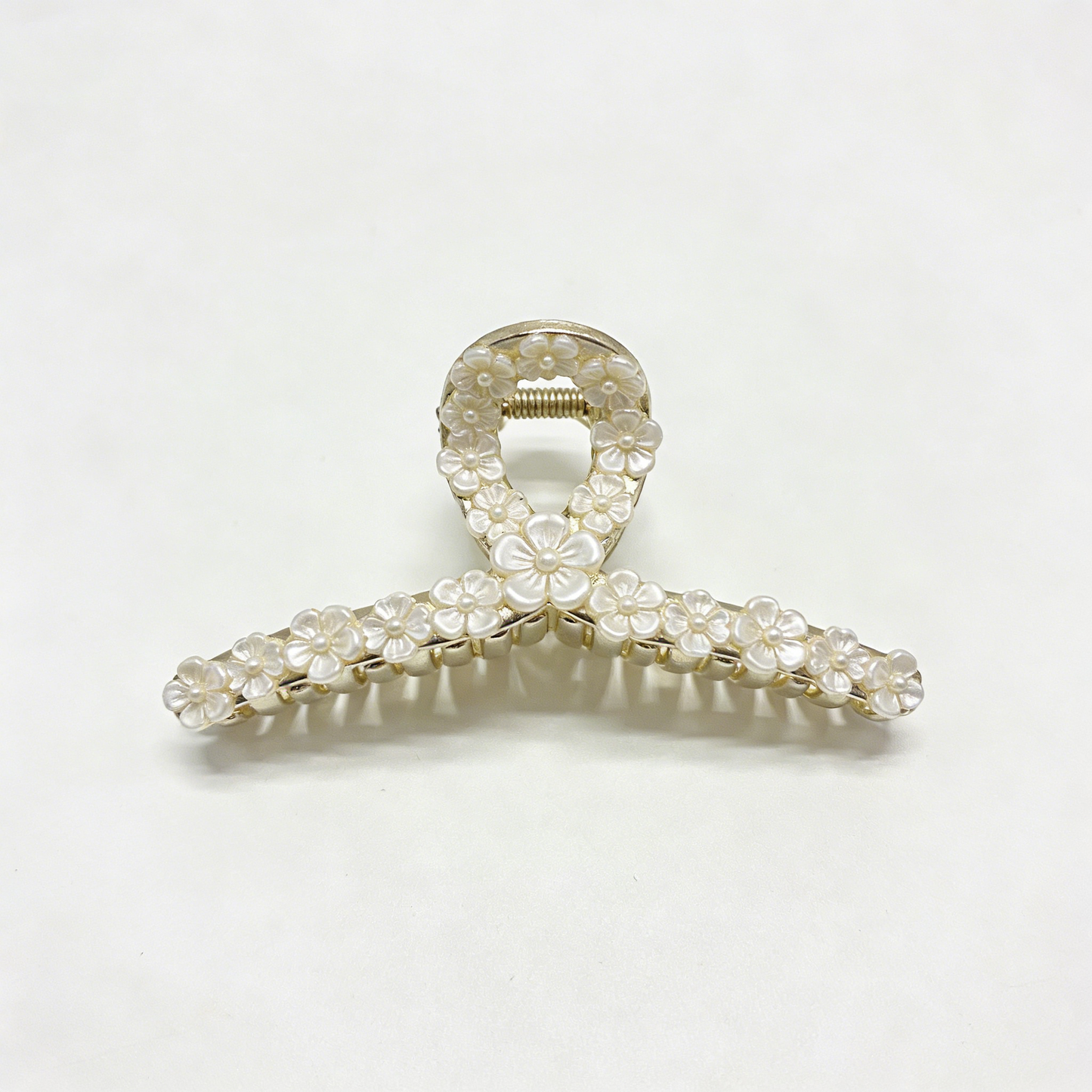 Modern Hair Claw with Pearl Flowers